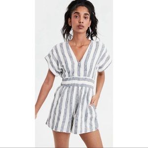 American Eagle Outfitters | Deep V-neck kimono striped tie back romper, size XL